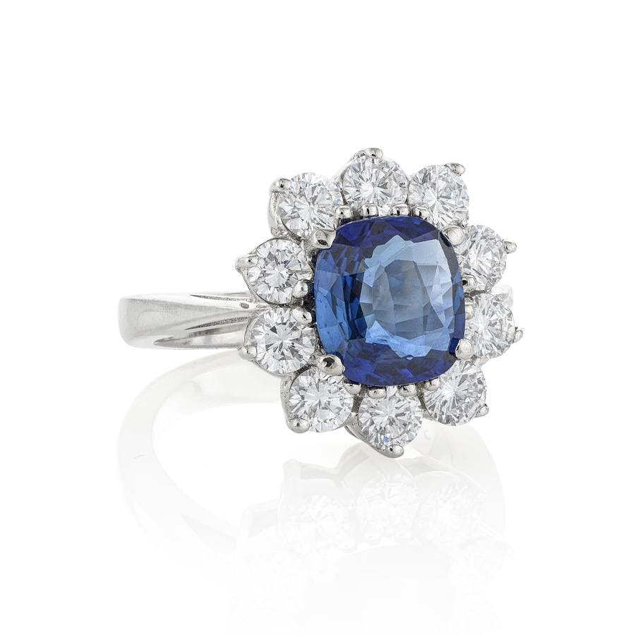 3.02 CT Oval Sapphire Flower Ring with Diamonds 1