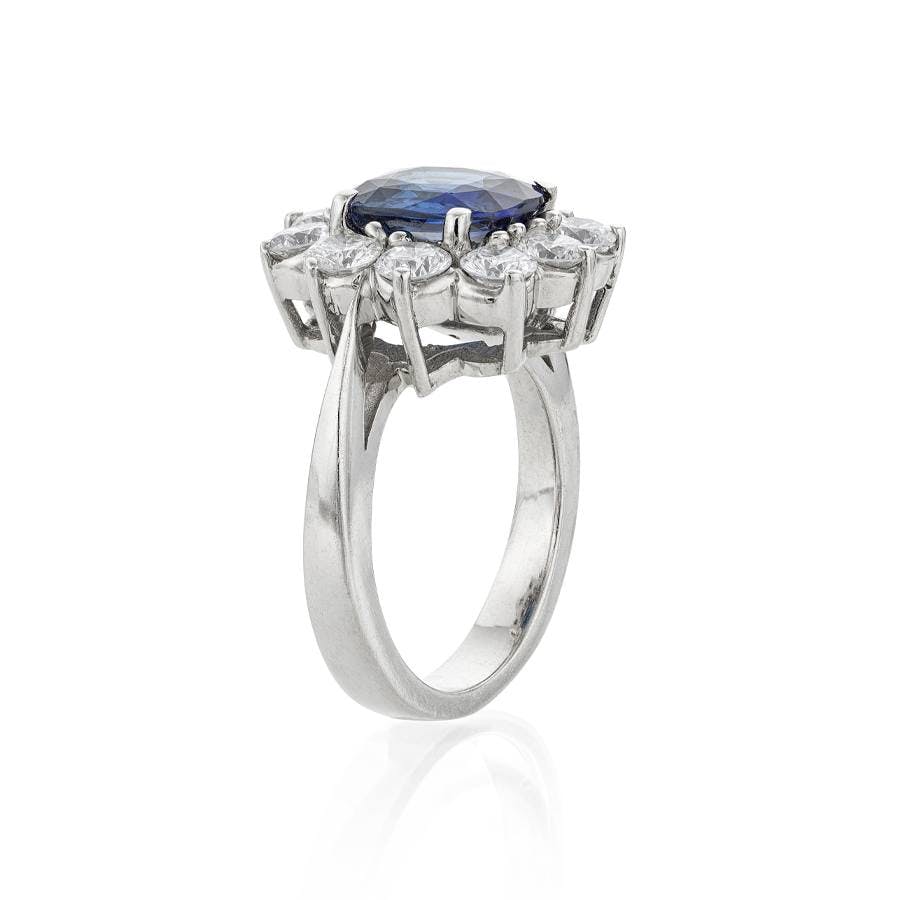 3.02 CT Oval Sapphire Flower Ring with Diamonds 2