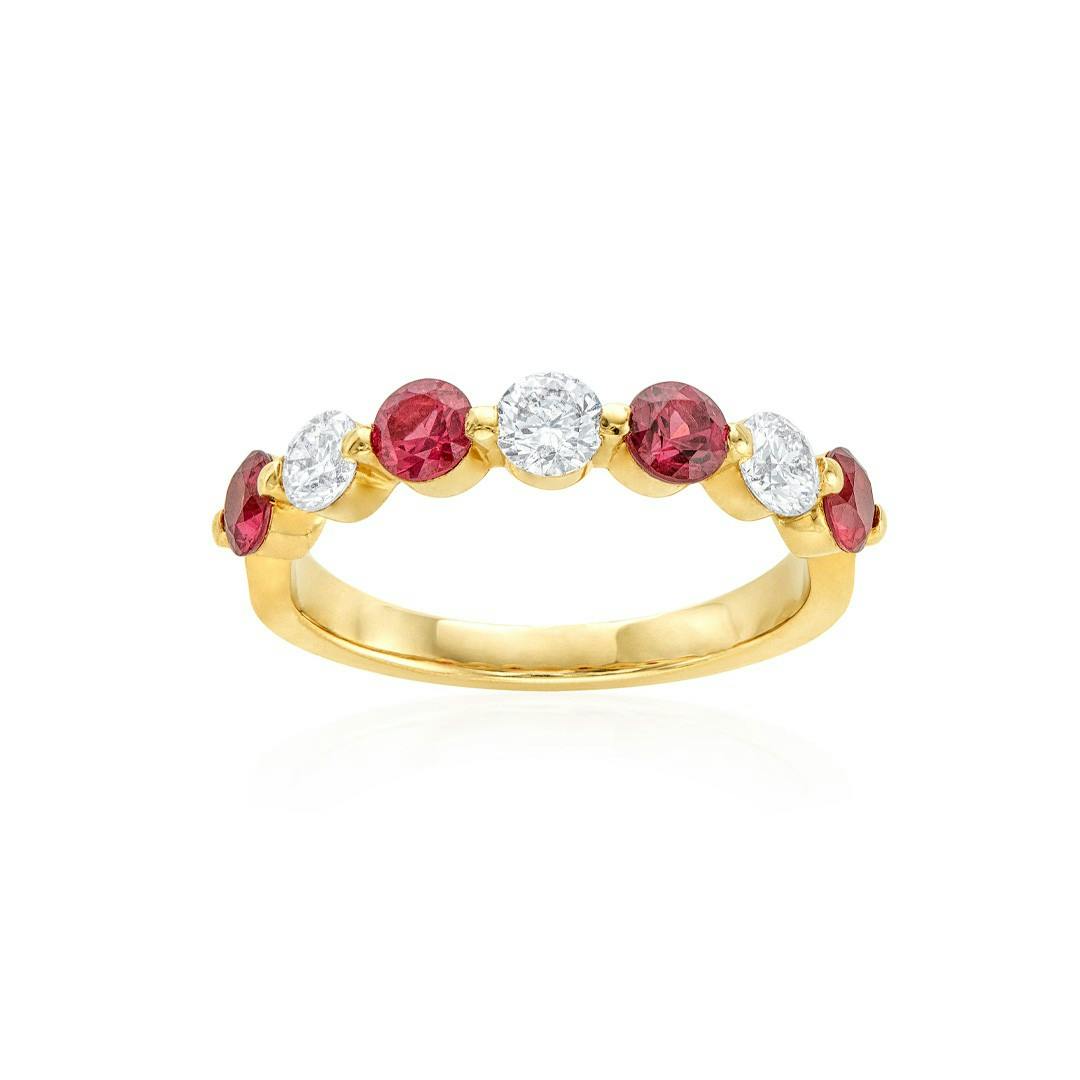 Shared Prong Alternating Color and Diamond Yellow Gold Band