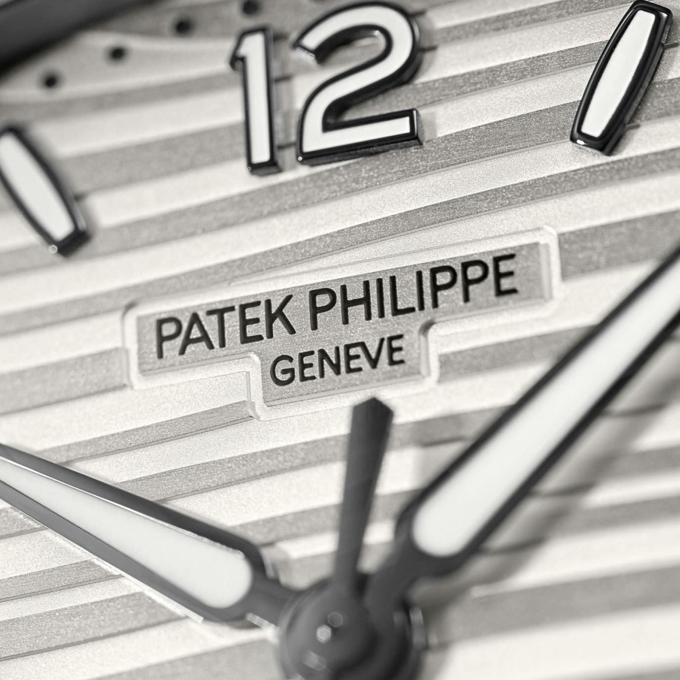 Patek Philippe Nautilus with Silver Dial and Diamonds (7118/1200A) 6