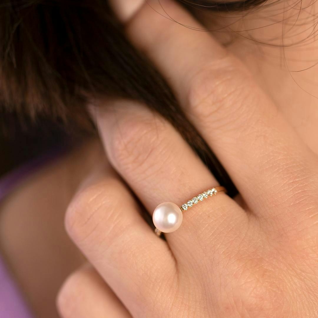 SHOP Pearl Rings at any Lee Michaels Fine Jewelry stores